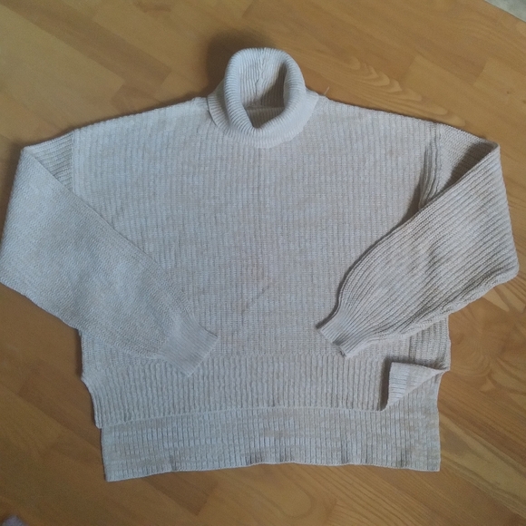 Urban Outfitters Sweaters - Urban Outfitters Women's Cream Cropped Knit Y2K Turtleneck Sweater